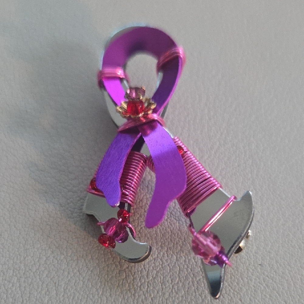 LizTech Breast Cancer Awareness Elegant Pink and Silver Brooch - RARE